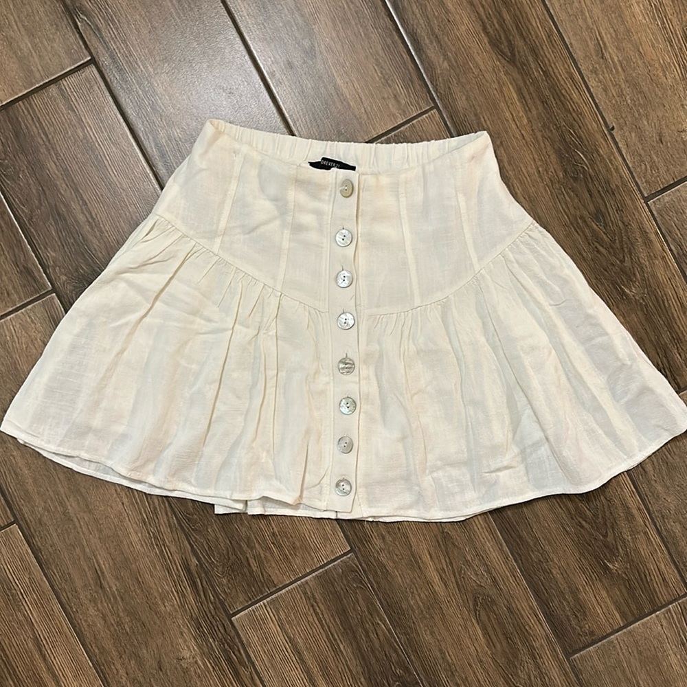 Forever 21 Solid Cream Buttoned Skirt